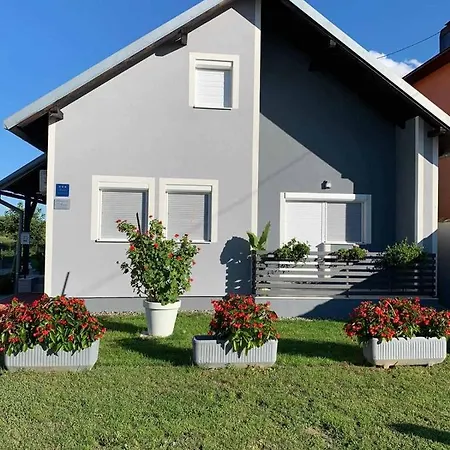 Apartmani Ana Vukovar Exterior foto